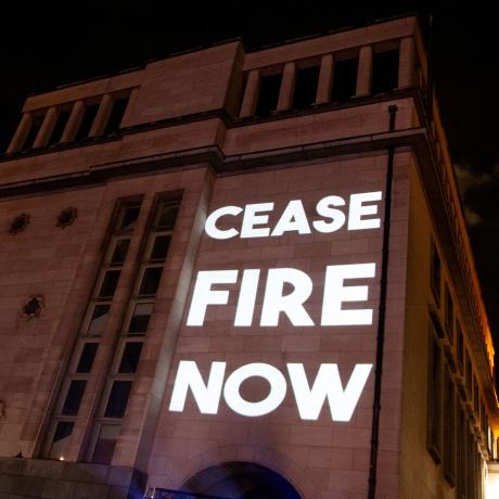 Mont des Arts lit up with remarkable projection demanding ceasefire