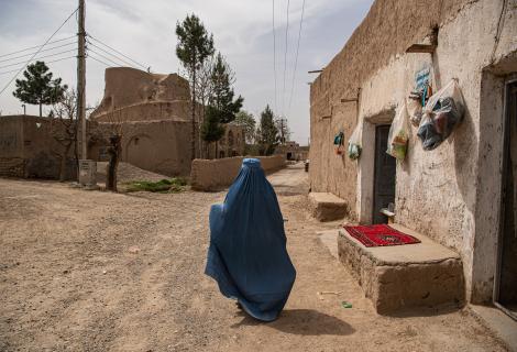 Afghanistan woman