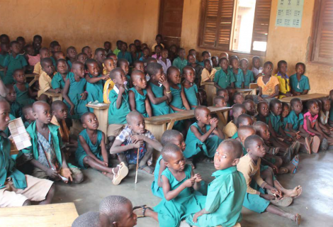 Children in an overcrowded school in Ghana