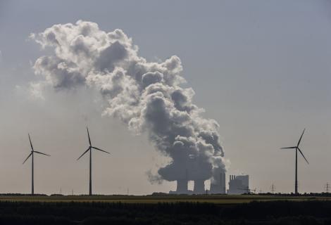 Aerial of Coal Fired Power Plants in Germany © Bernd Lauter / Greenpeace 