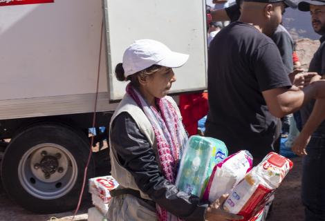 ActionAid partner, ES Maroc, carries out distribution of essential aid to the hard-to-reach community of Oukaymiden.