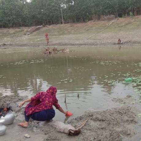 In the southern coastal districts of Satkhira and Barguna, families are being hit by a prolonged and unusual dry spell, which has affected groundwater supply, leading to increasing levels of salinity and a lack of clean, safe drinking water. 