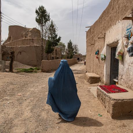 Afghanistan woman