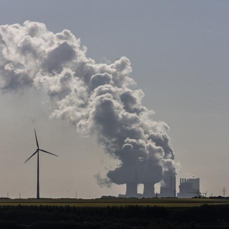 Aerial of Coal Fired Power Plants in Germany © Bernd Lauter / Greenpeace 