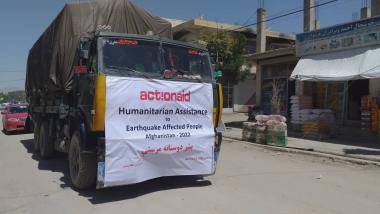 Image of truck arriving in Barmal district after Afghanistan Earthquake 